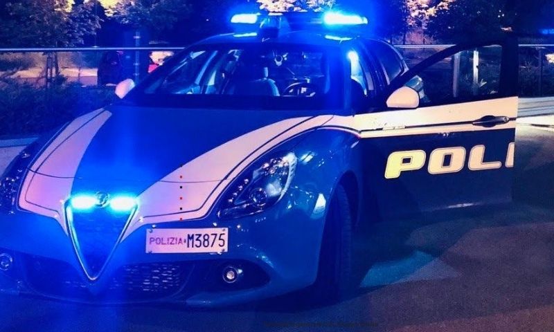 Non si ferma all’alt della Polizia di Stato: trovato con droga