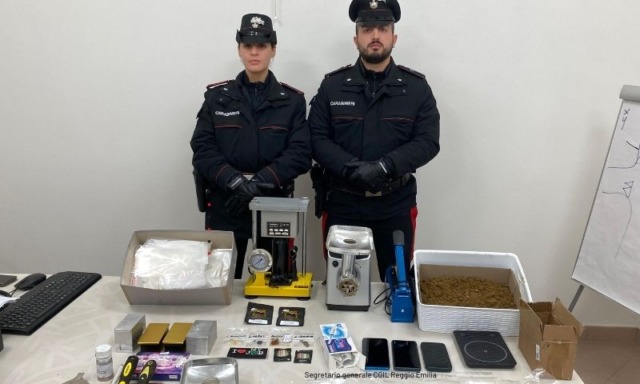 Overdose svela centrale dello spaccio, sequestrato mezzo chilogrammo di hashish