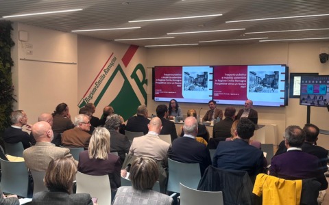 Si discute il nuovo ruolo del trasporto pubblico