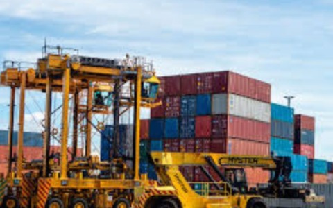 Per Reggio il conflitto in Medio Oriente vale 377 milioni di euro