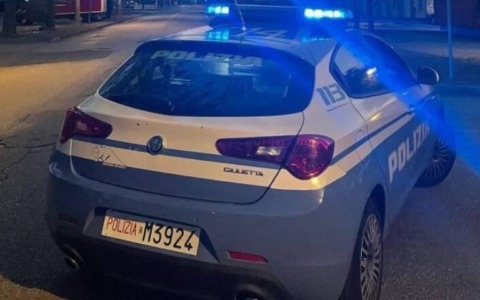 Ruba in un supermercato e tenta la fuga: arrestato senza fissa dimora