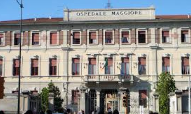 Cade in una vasca con acqua calda a novanta gradi: grave uomo di 55 anni