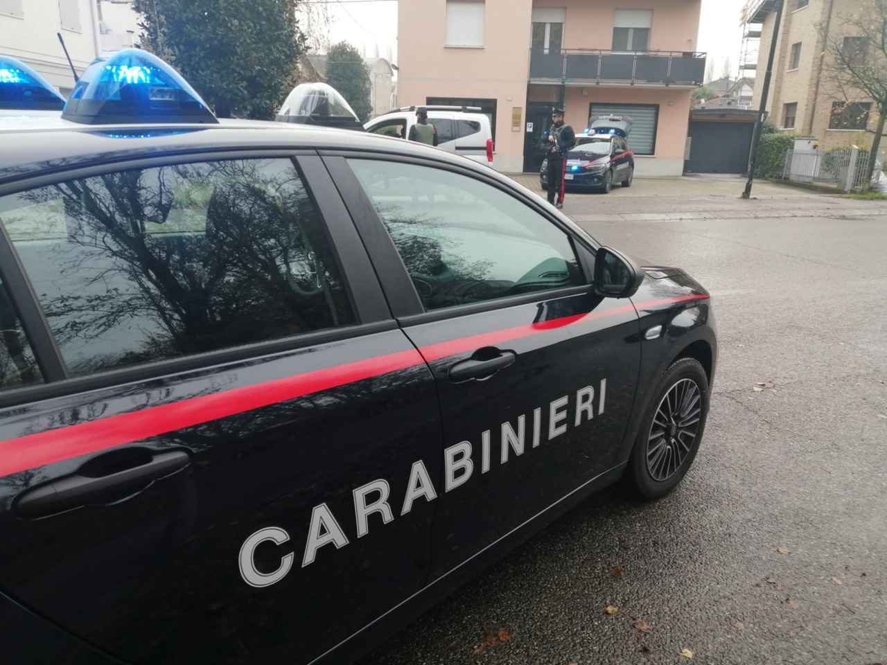 Al bar con il cutter: denunciato 41enne straniero