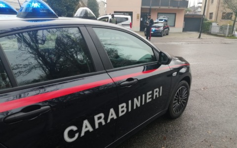 Al bar con il cutter: denunciato 41enne straniero