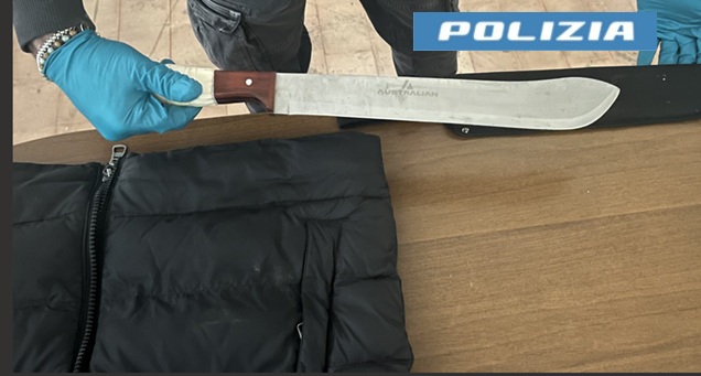 Aggredito con un machete in zona stazione storica