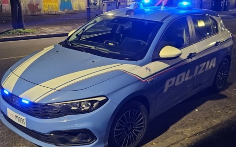 Alloggia in un albergo ma su di lui pende un’ordinanza di custodia cautelare in carcere