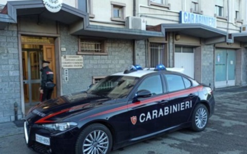 Dà fuoco all’appartamento del fratello dopo essere stato sfrattato