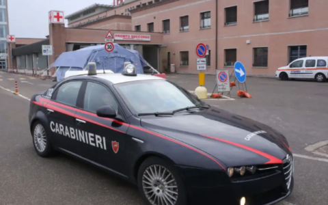 Ubriaco si presenta all’area triage del Santa Maria Nuova e distrugge i servizi sanitari