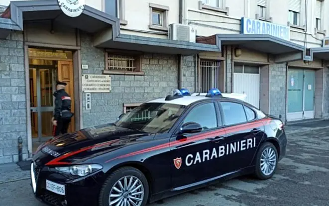 Organizzano un falso incontro con il cantante Achille Lauro: truffata per 10 mila euro