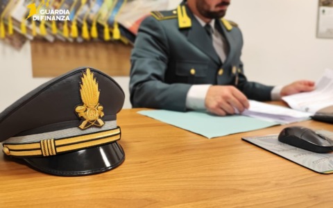 Fatture false e frode fiscale: anche Reggio in una indagine della Guardia di Finanza partita da Parma