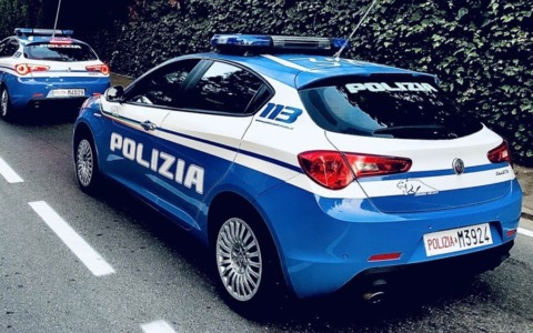 Ladro bloccato dalla Polizia di Stato dopo aver rubato da un supermercato