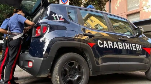 Anni di violenze fisiche e minacce di morte nei confronti della moglie e dei figli: condannato a oltre tre anni di carcere