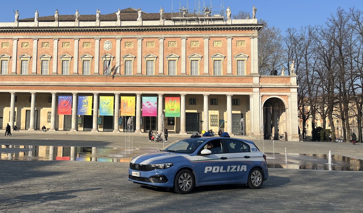 Trovato con un panetto di hashish nei pressi del Teatro Valli
