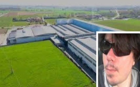 Si ribalta con il muletto che sta guidando: morto operaio di 47 anni