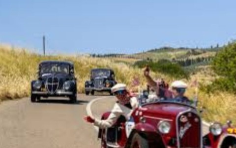 La 1000 Miglia torna nella Città del Tricolore