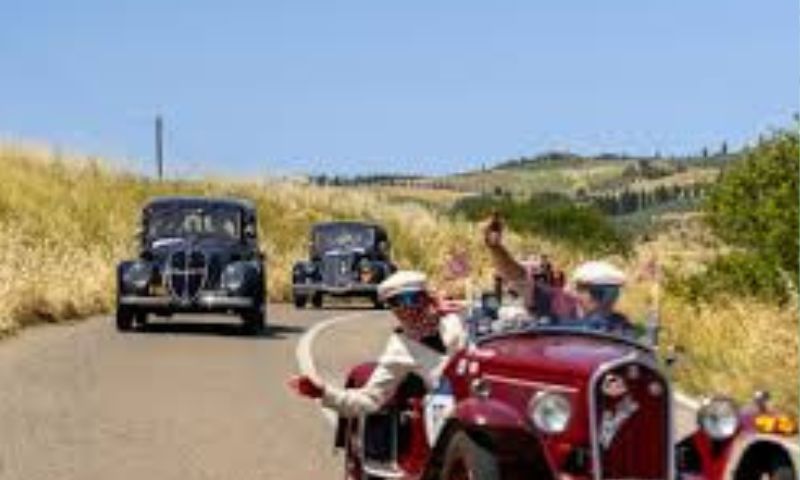 La 1000 Miglia torna nella Città del Tricolore