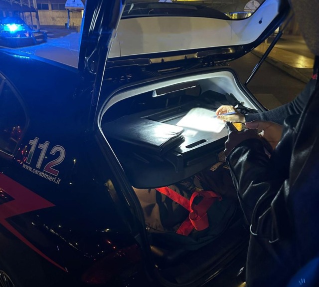 Auto rubata nella notte e recuperata in mattinata: due persone denunciate per ricettazione