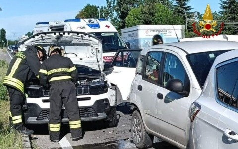 Incidente tra quattro auto a Codemondo