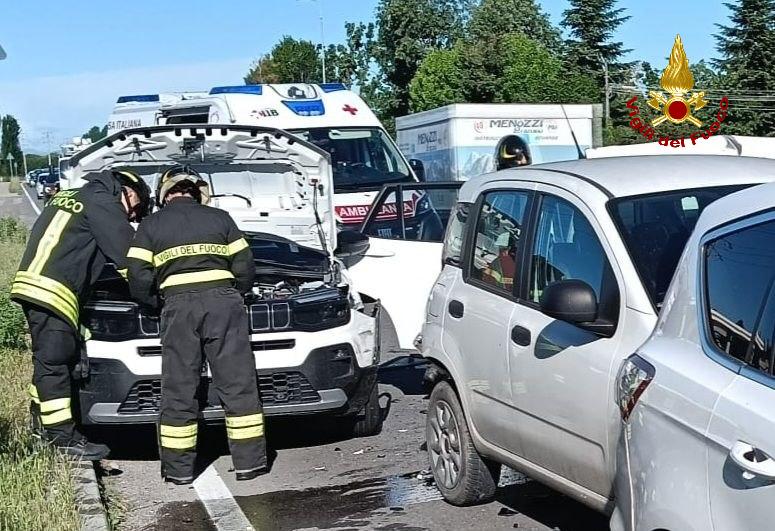 Incidente tra quattro auto a Codemondo