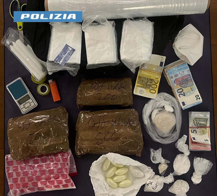 Recuperata dalla Polizia di Stato sostanza stupefacente per oltre 70 mila euro