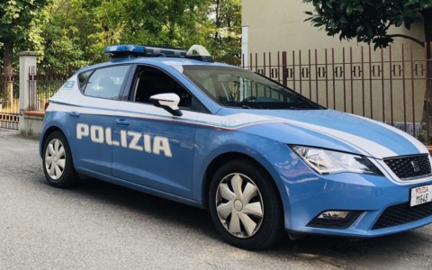 Tenta di farsi consegnare oro e gioielli con la truffa del finto carabiniere: arrestato in flagranza 66enne dalla Polizia di Stato