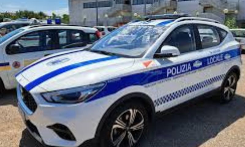 Ricercato per rapina si costituisce al Comando della Polizia locale in via Brigata Reggio
