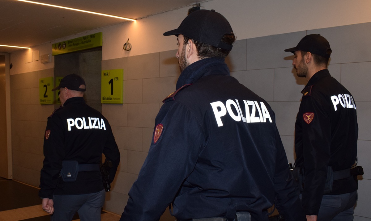 Trovato con un chilogrammo e mezzo di droga nello zaino