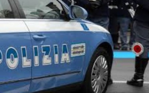 Fermato con della droga mentre va in bicicletta a Carpi