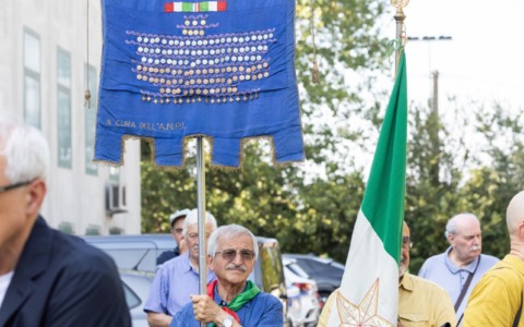 Reggio ha ricordato il sacrificio dei nove operai delle Reggiane