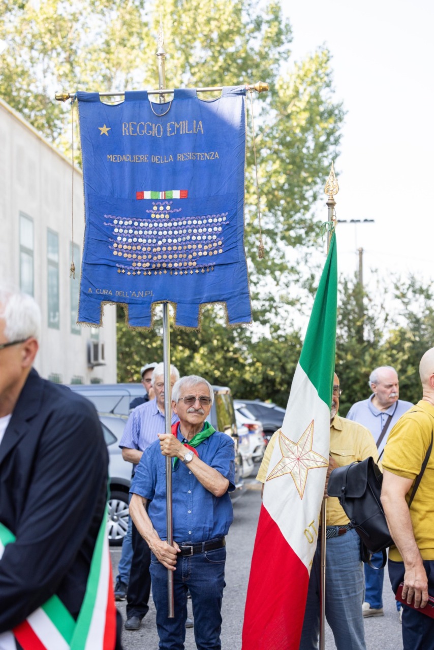 Reggio ha ricordato il sacrificio dei nove operai delle Reggiane