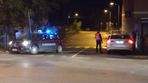Auto con targa clonata e fuga al controllo: identificato e denunciato dai Carabinieri
