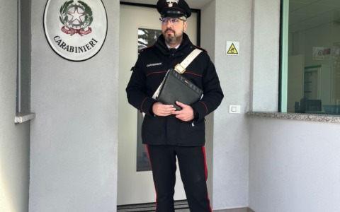 Usano una carta carburanti rubata: tre persone denunciate dai Carabinieri