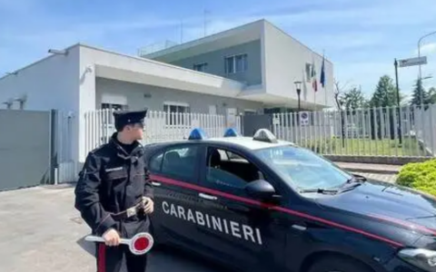 Acquista monete da collezione, ma scopre che sono rubate: 59enne denunciato per ricettazione