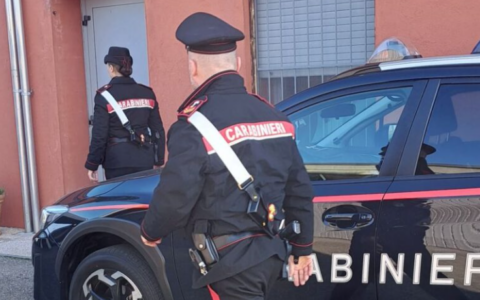 Lite tra vicini finisce con un’aggressione e un coltello