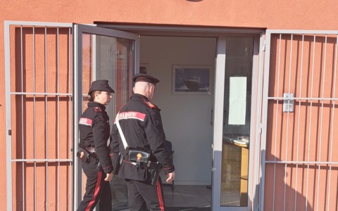 Evade dai domiciliari: 20enne denunciato dai Carabinieri