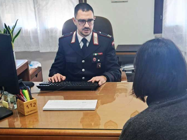 Divieto di avvicinamento e braccialetto elettronico per marito violento  anche in presenza del figlio minore
