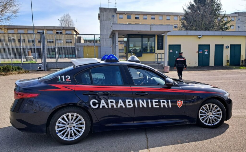 Sorpreso a rubare una bicicletta se la prende con il proprietario e con i Carabinieri