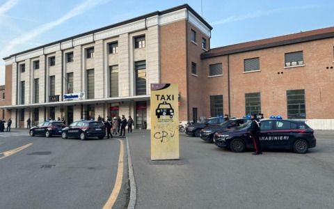 Controlli nella zona della stazione storica. I Carabinieri denunciano un presunto pusher