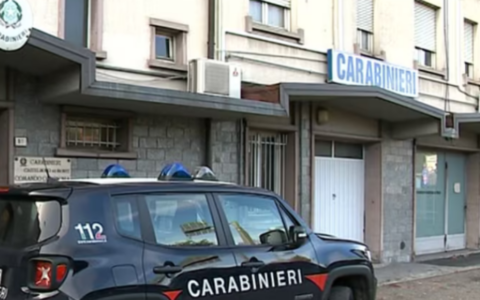 Operatrice socio sanitaria vende l’oro degli anziani che assiste e lo rivende in un compro oro