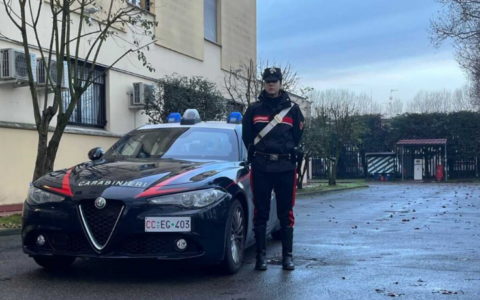 Senza fissa dimora ruba un’auto al centro autodemolizioni, ma viene arrestato dai Carabinieri