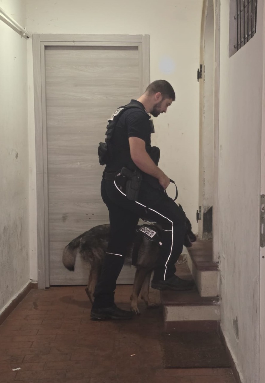 Polizia locale e Polizia di Stato: controlli congiunti in centro storico con l’ausilio dell’Unità cinofila provinciale
