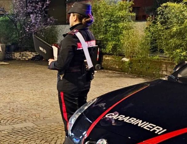 Non va alla visita medica autorizzata ed evade dai domiciliari: è ricercato
