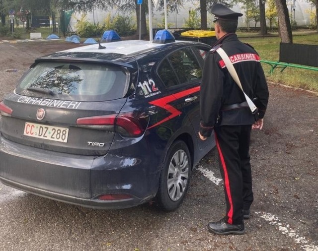 Insulti e minacce perchè non vogliono portare il velo