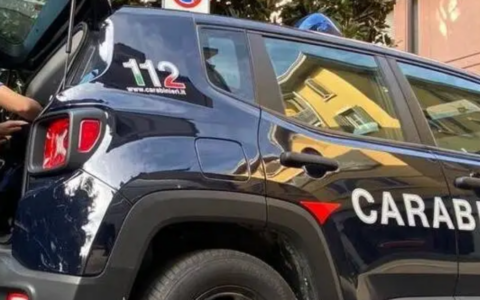 Esibisce una carta di identità priva di microchip durante un controllo: denunciato