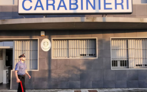 Corriere schiaffeggiato e preso a pugni da un proprietario di un esercizio commerciale