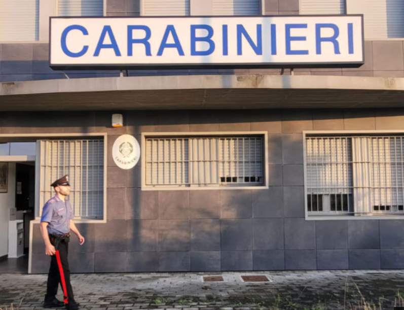 Corriere schiaffeggiato e preso a pugni da un proprietario di un esercizio commerciale