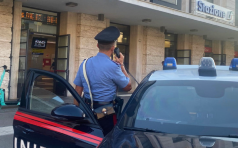 Aggressione ad una dipendente di Trenitalia: denunciato un uomo di 36 anni dai carabinieri 