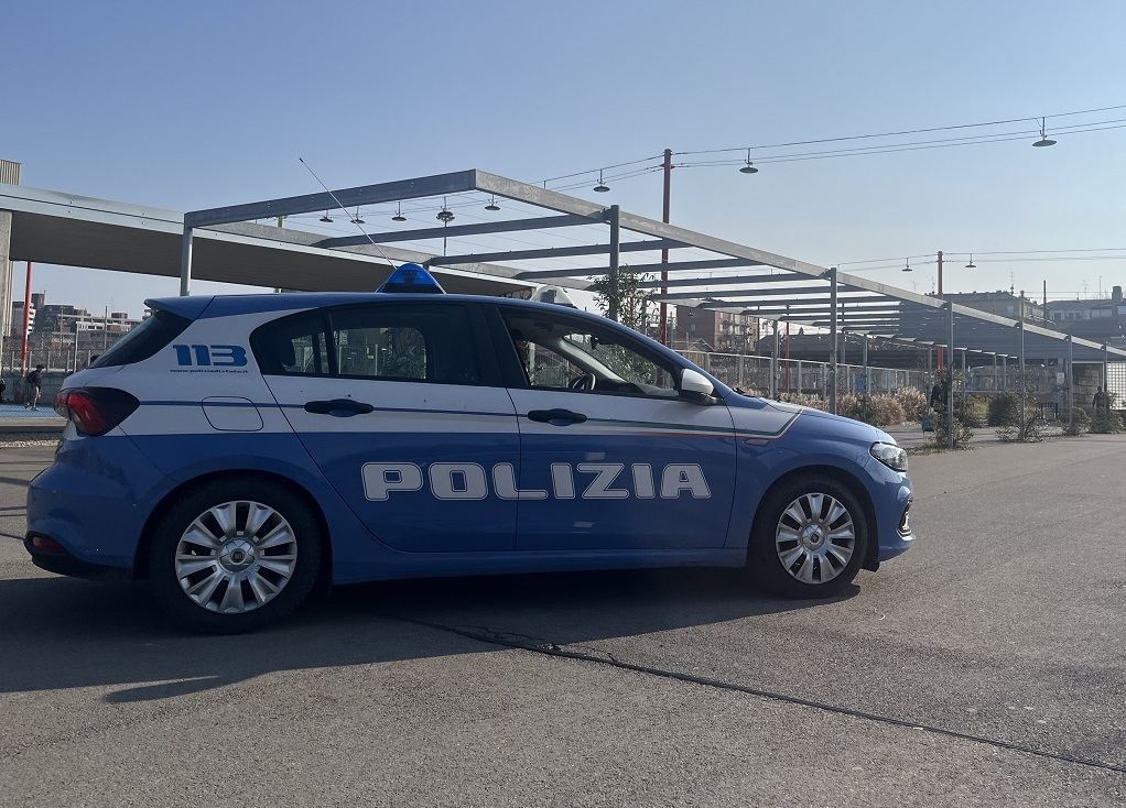 Trovato con della merce rubata da un’auto in sosta